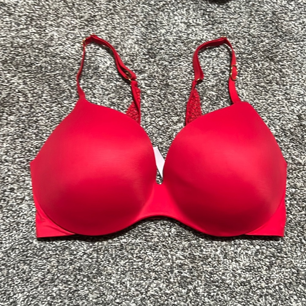 BNWOT VS Incredible Bra